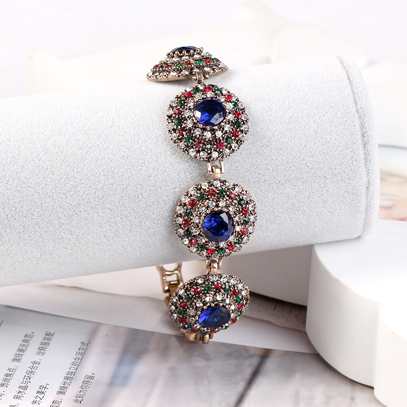 Retro Ethnic Style Round Full Diamond Stitching Bracelet display picture 1