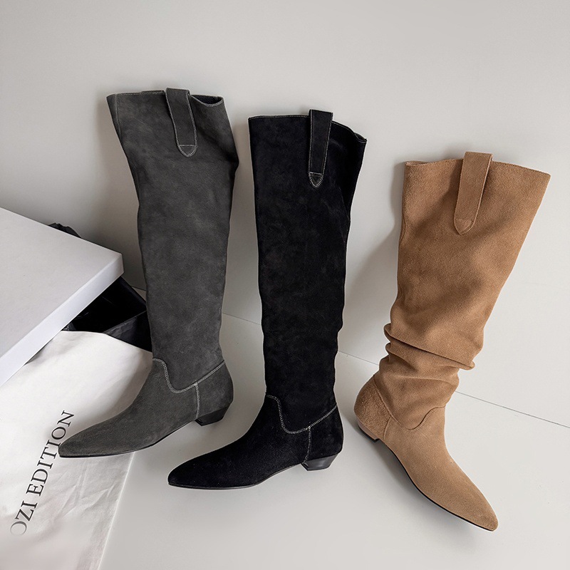 Boot nữ cổ thấp mũi nhọn gót thấp ống xếp ly chất da lộn — màu đen, màu xám, màu mơ