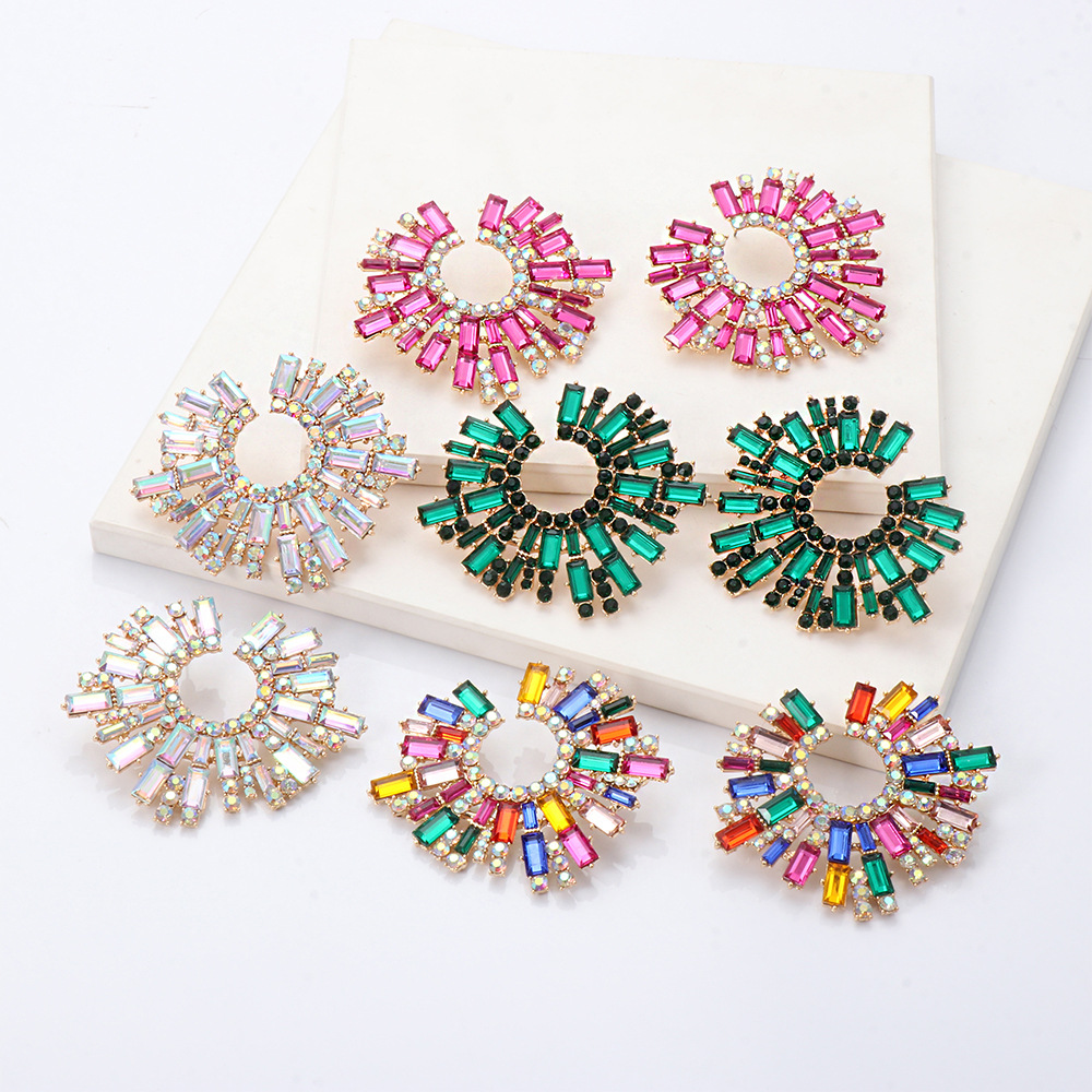 Korean Fashion Diamond Elegant Earrings display picture 19