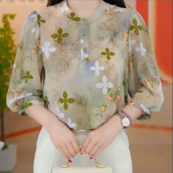 A Drop-Shipping Chiffon Lace Shirt, Delicate and Soft Texture, Close-Fitting Fashion Bottoming Shirt Women A Drop-Shipping Chiffon Lace Shirt, Delicate and Soft Texture, Close-Fitting Fashion Bottoming Shirt Women