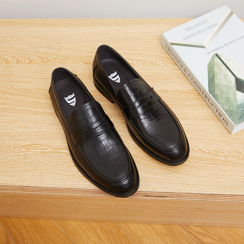 New professional men's business leather shoes with low heel embossed embossed working men's shoes_voghion.com