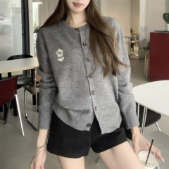 秋冬时尚花朵刺绣圆领针织开衫韩版宽松软糯减龄少女风外套毛衣女