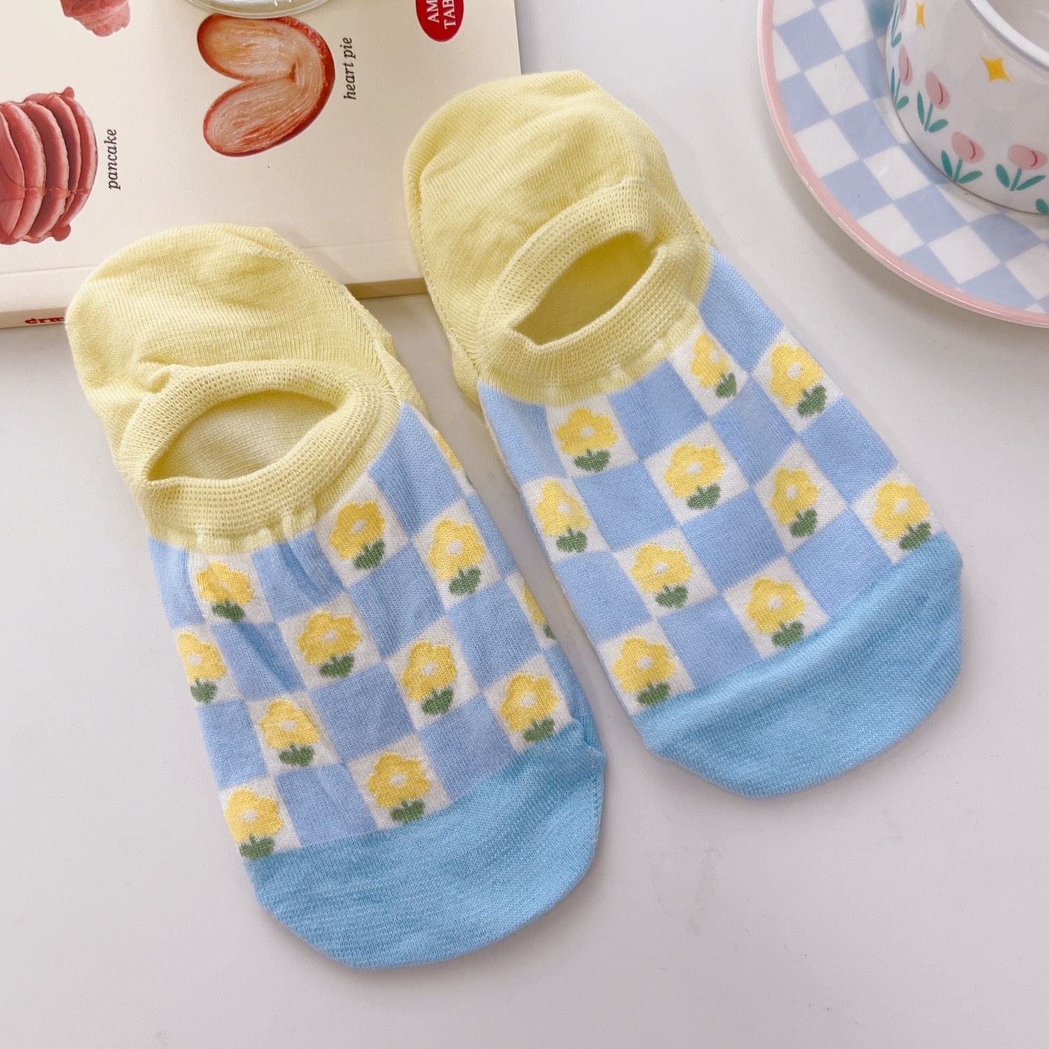 Women's Simple Style Geometric Letter Cotton Printing Socks display picture 9