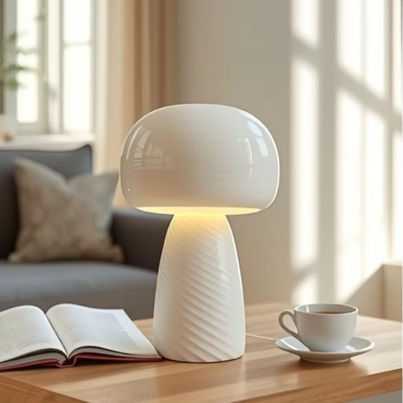 Lámpara de mesa de hongos simple transfronteriza Lámpara de noche Dormitorio Red creativa nórdica Lámpara de estudio cálida y romántica para el hogar