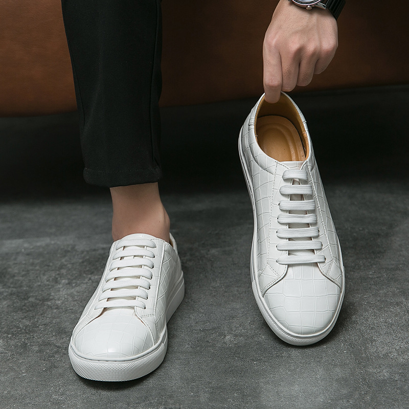 Gran tamaño de comercio exterior británico estilo grueso zapatos de skate de lazos de 46 talla de moda zapatos de cuero casuales zapatos deportivos de hombre pequeños zapatos blancos