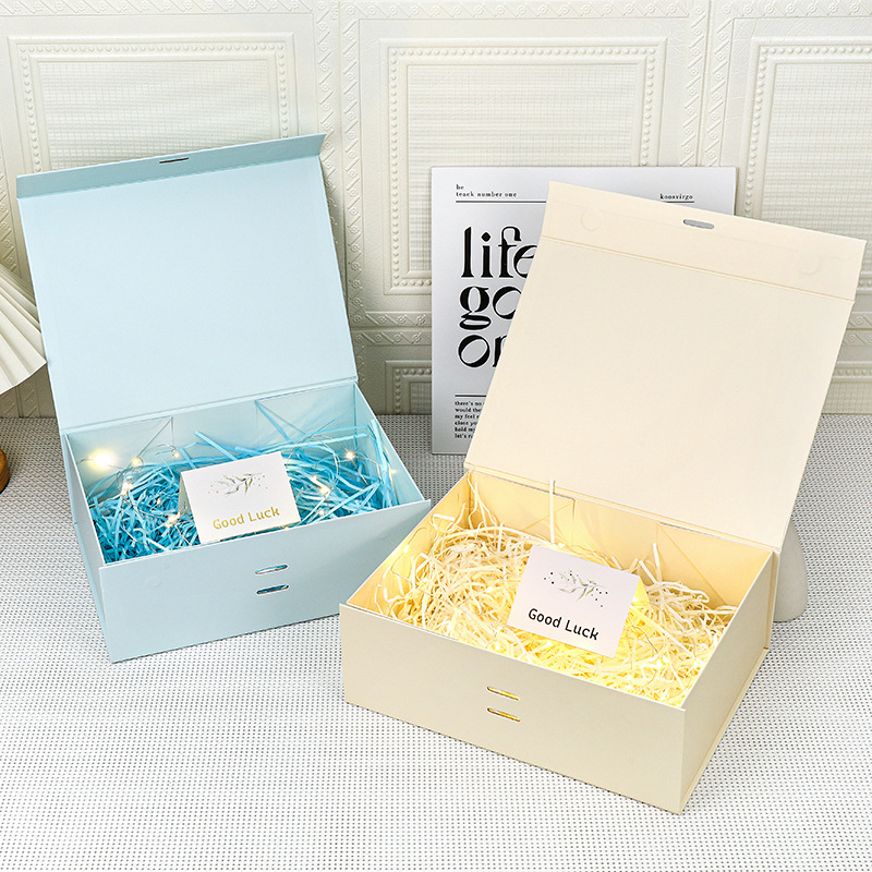 Caja de regalo plegable de absorción magnética simple caja de embalaje de perfumes cosméticos caja de cartón de boda una pieza plegable caja de regalo