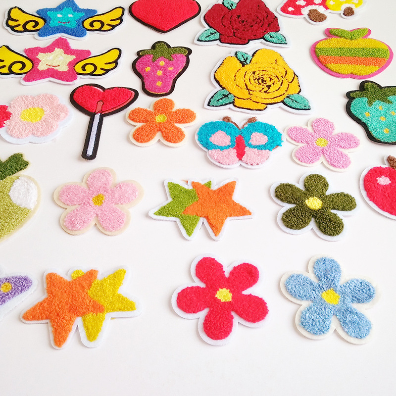 新款手缝绣花贴补丁贴卡通毛巾绣服装辅料徽章卡通爱心毛巾绣贴