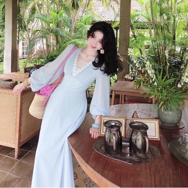 新款秋季V领花边法式度假风长袖连衣裙浅色系显白显瘦QJ0009