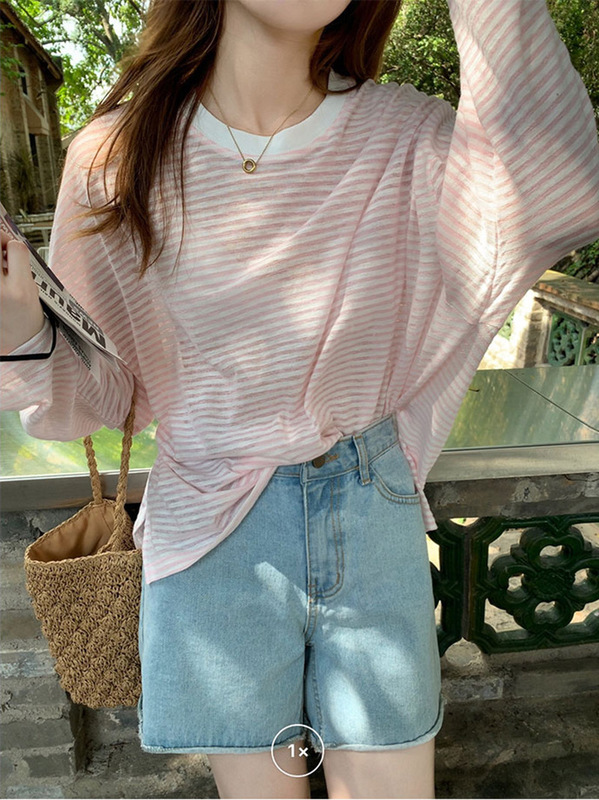 ストライプのアイスtシャツの女性のゆったりとした日焼け止めブラウスの薄いニットの夏の長袖のデザイン感があります。|undefined