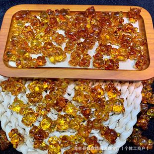 Natural Huapo Carving Kt Cat Accessories Bear Accessories DIY Handmade All-match Amber Red Riding Book Live Same