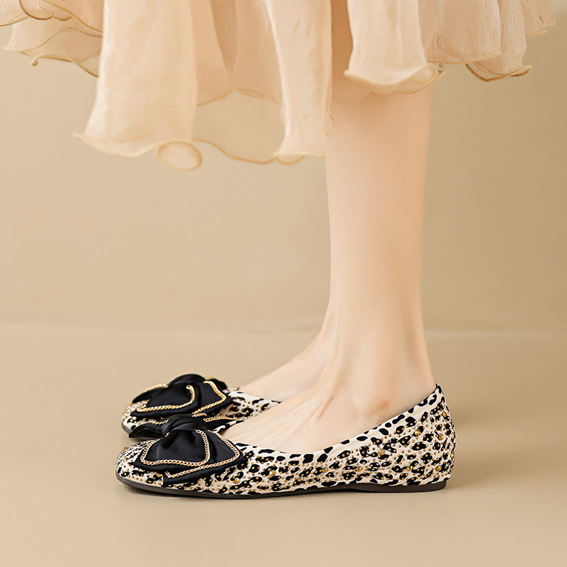 2024 Early Spring New Square Headed Flat Bottom Bow Knot One Step Qianniao Grid Soft Bottom Shallow Mouth Bean Shoes_voghion.com