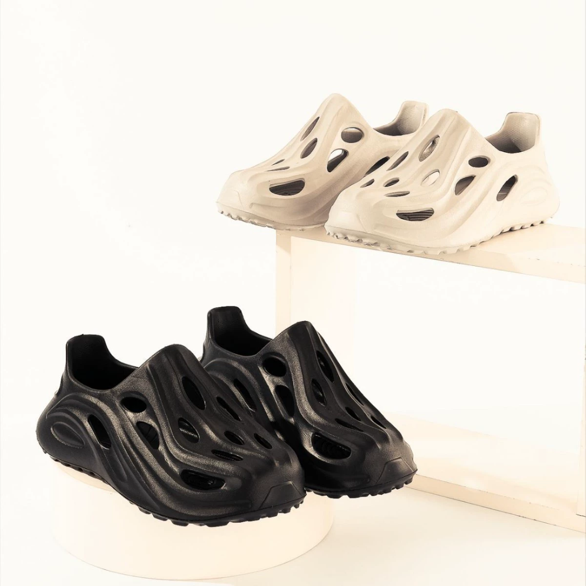 2025 новый EVA мужская пещерная обувь ультра-легкая нескользкая холодная тапочки, дезодорная сумка, буксирная сумка, пляжная обувь, кокосовая обувь
