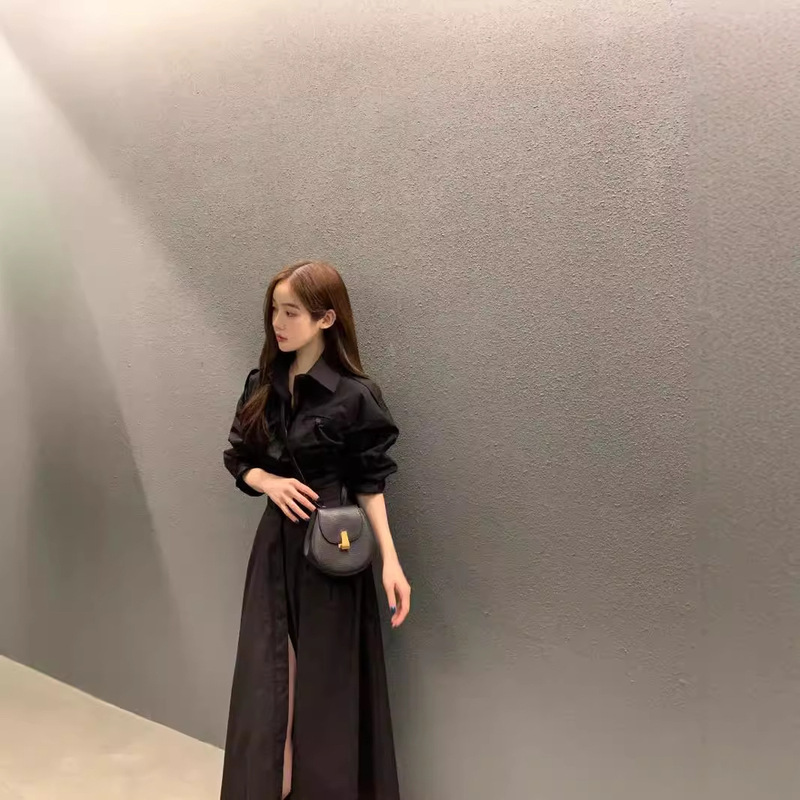 韓国のchi春秋のフランス風の気質は襟の単列のボタンのポケットをひっくり返して腰を収めてやせている長袖のシャツ式のワンピースの女性を現します。|undefined