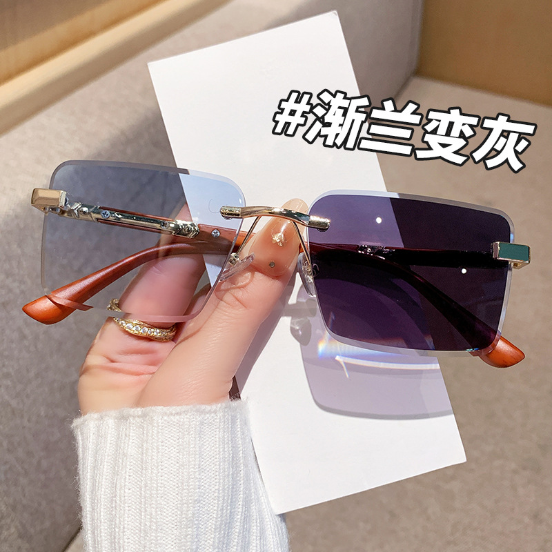 2026新款时尚方框变色无框太阳镜女个性潮流户外防晒墨镜卡家欧美
