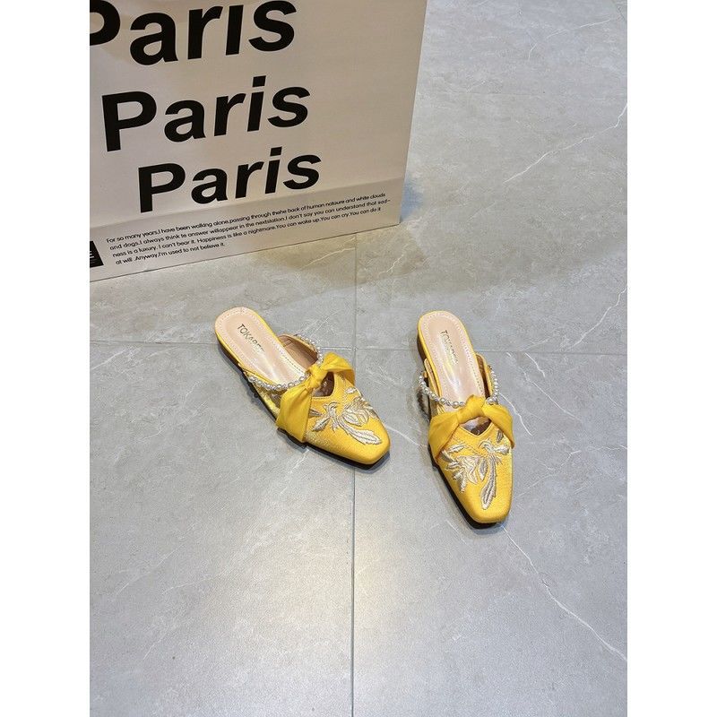 New Chinese-Style Elegant Closed-Toe Slippers for Women 2025 Spring/Summer New Pearl Chain Mules Large Size Slimming Half-Slip Trendy