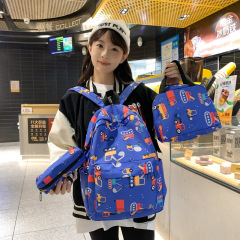 新型の流行は国境を越えて大容量のリュックサックがレジャーで旅行に出かけます。