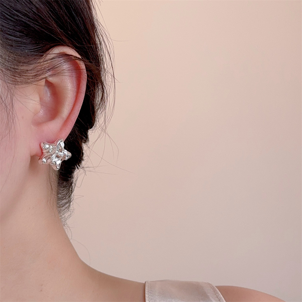 7g Weight Alloy Ear Needle Material Ear Studs Classification 1 Pair Quantity Date, Tea Party Occasion Alloy Material Star, Heart Shape Pattern All Seasons Season Women's Gender Plating Design Retro, Classic Style Style 1 Pair Retro Classic Style Star Heart Shape Plating Alloy Ear Studs 无