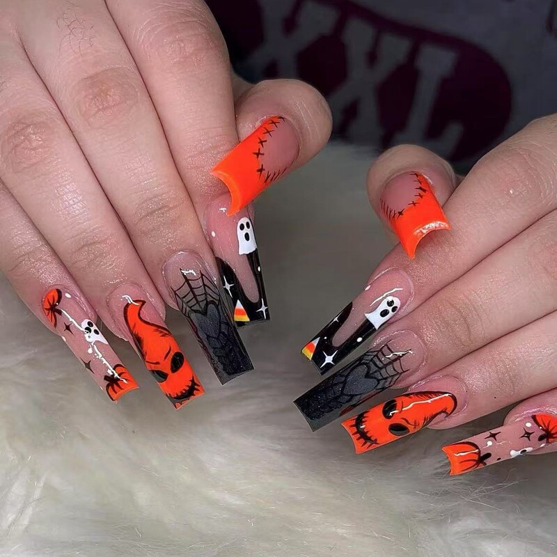 24 Pieces of Popular Nail Art Designs: Halloween-Themed High-End Printed Black and White Long French-Style Nail Stickers 24 Pieces of Popular Nail Art Designs: Halloween-Themed High-End Printed Black and White Long French-Style Nail Stickers