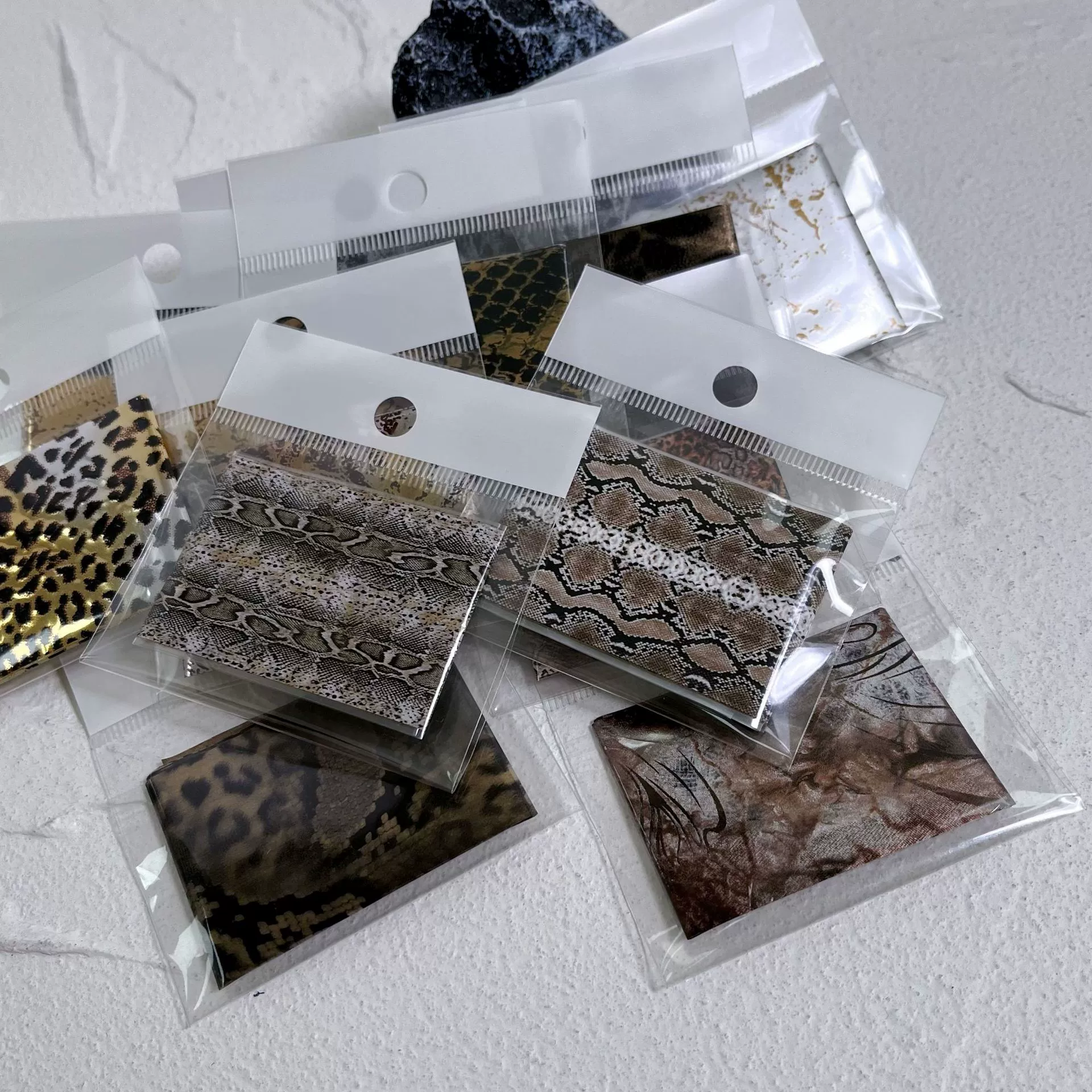 Нин для ногтей осенью и зимой зеркальная зеркальная вяжущая бумага для переноса кофе