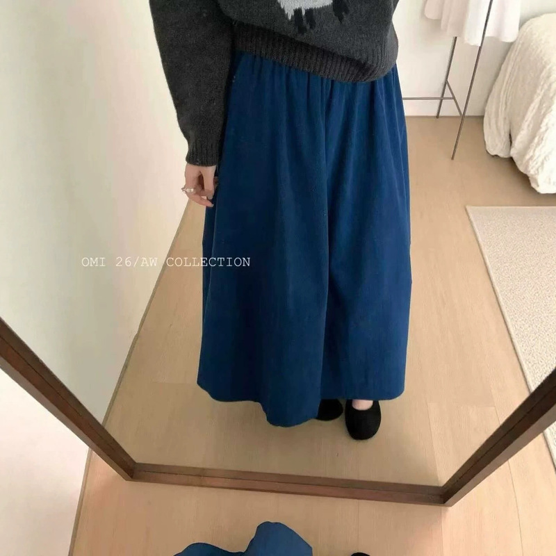 Retro Corduroy Skirt with Pockets, New Autumn/Winter Women's Solid Color Versatile Casual Japanese and Korean Simple Long Skirt Retro Corduroy Skirt with Pockets, New Autumn/Winter Women's Solid Color Versatile Casual Japanese and Korean Simple Long Skirt