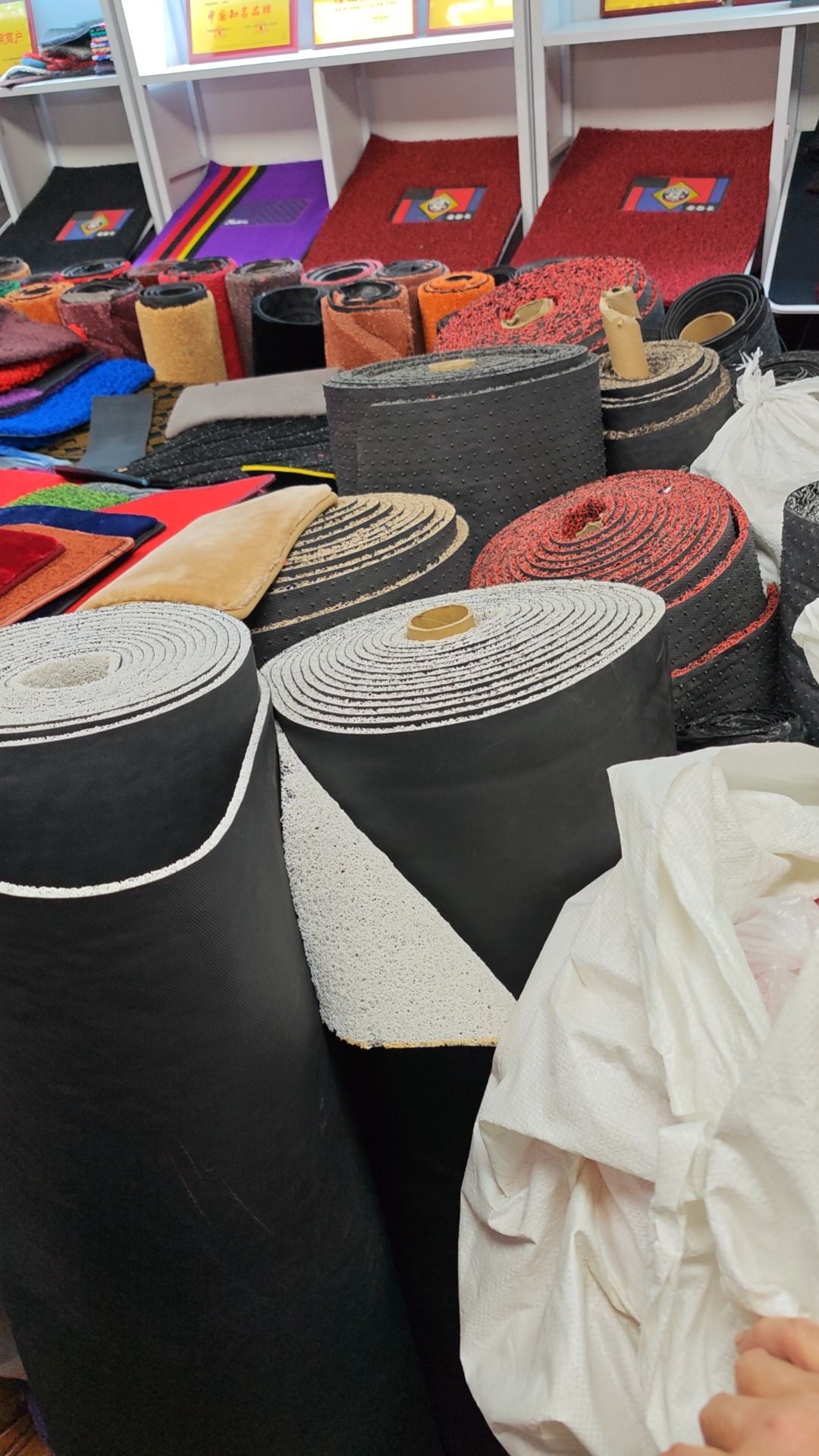 Specializing in the production of wire ring gold pvc anti-slip mat wear-resistant mat non-slip foot mat wire drawing ring for gold panning