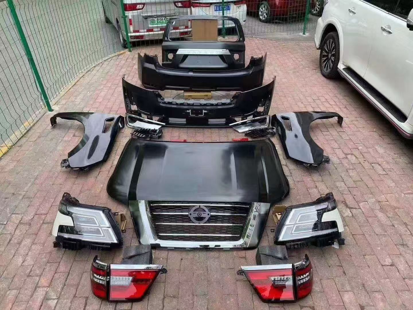 Suitable for 20 Nissan Patrol Y62 Full Set of Surround Modification and Upgrade Parts, Bumper, Headlight and Taillight Modification