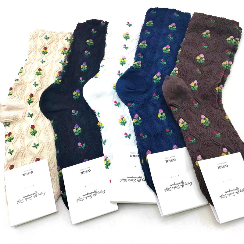 Korean Socks with Embossed Floral 3D Pleats, Mid-Calf Women's Socks, New Style, Mid-Waist Cotton Socks, Trendy New Style for College