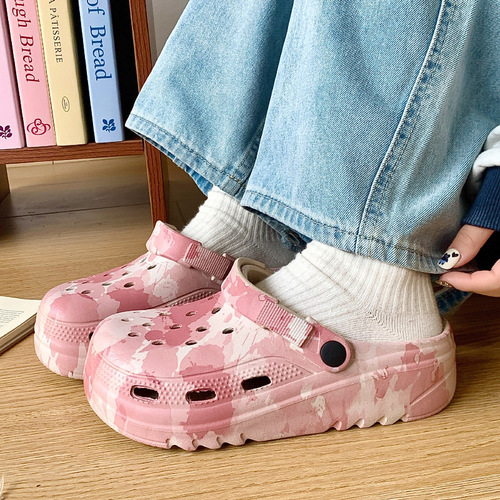 Women's Summer Couple Thick Sole Outer Wear Sticky Sandals Graffiti Personality Classic Casual Toe Cover Sandals for Men