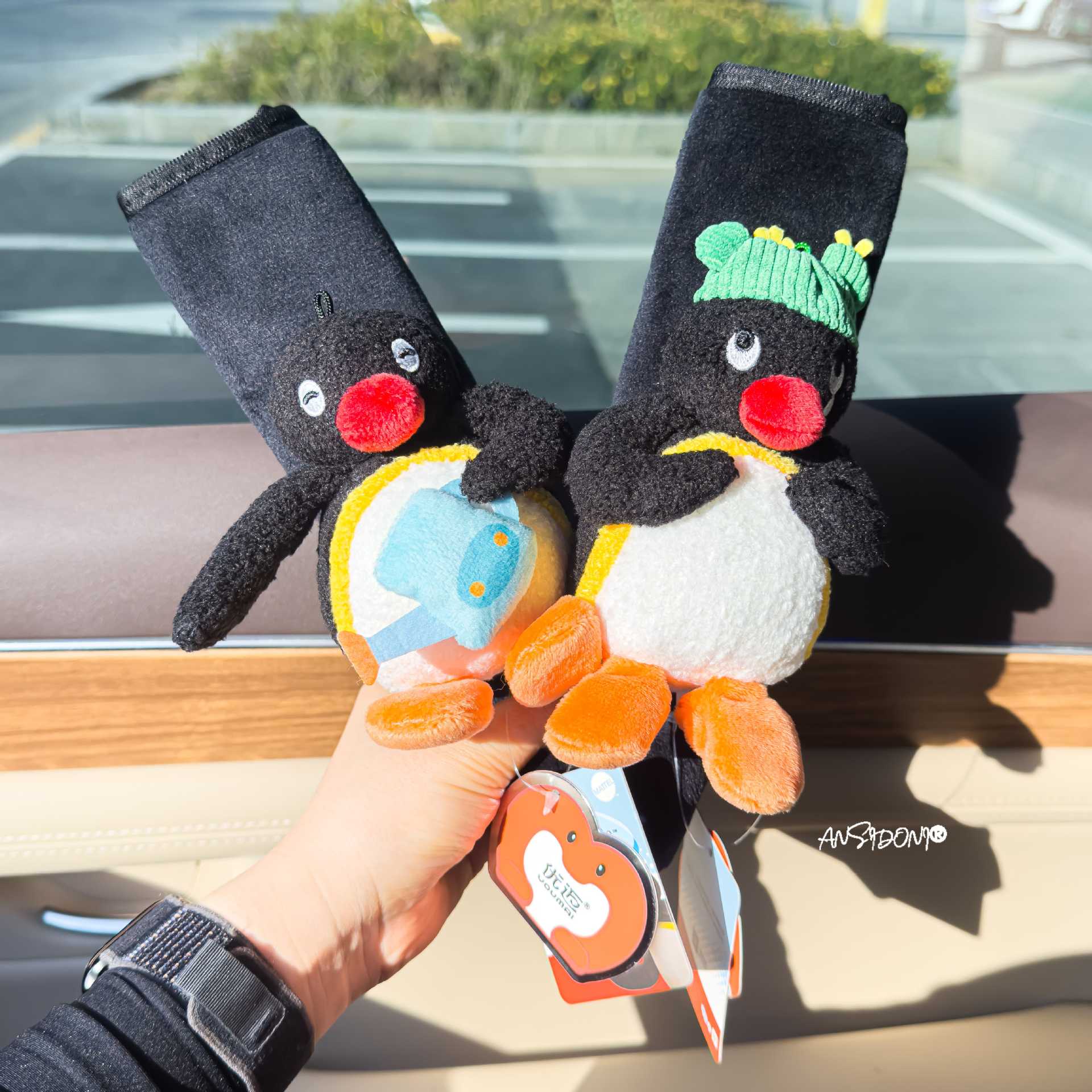 Authentic Pingu Doll Car Seatbelt Shoulder Pad, Cute Penguin Family Car Seatbelt Protector for Children, Prevents Neck Strangulation