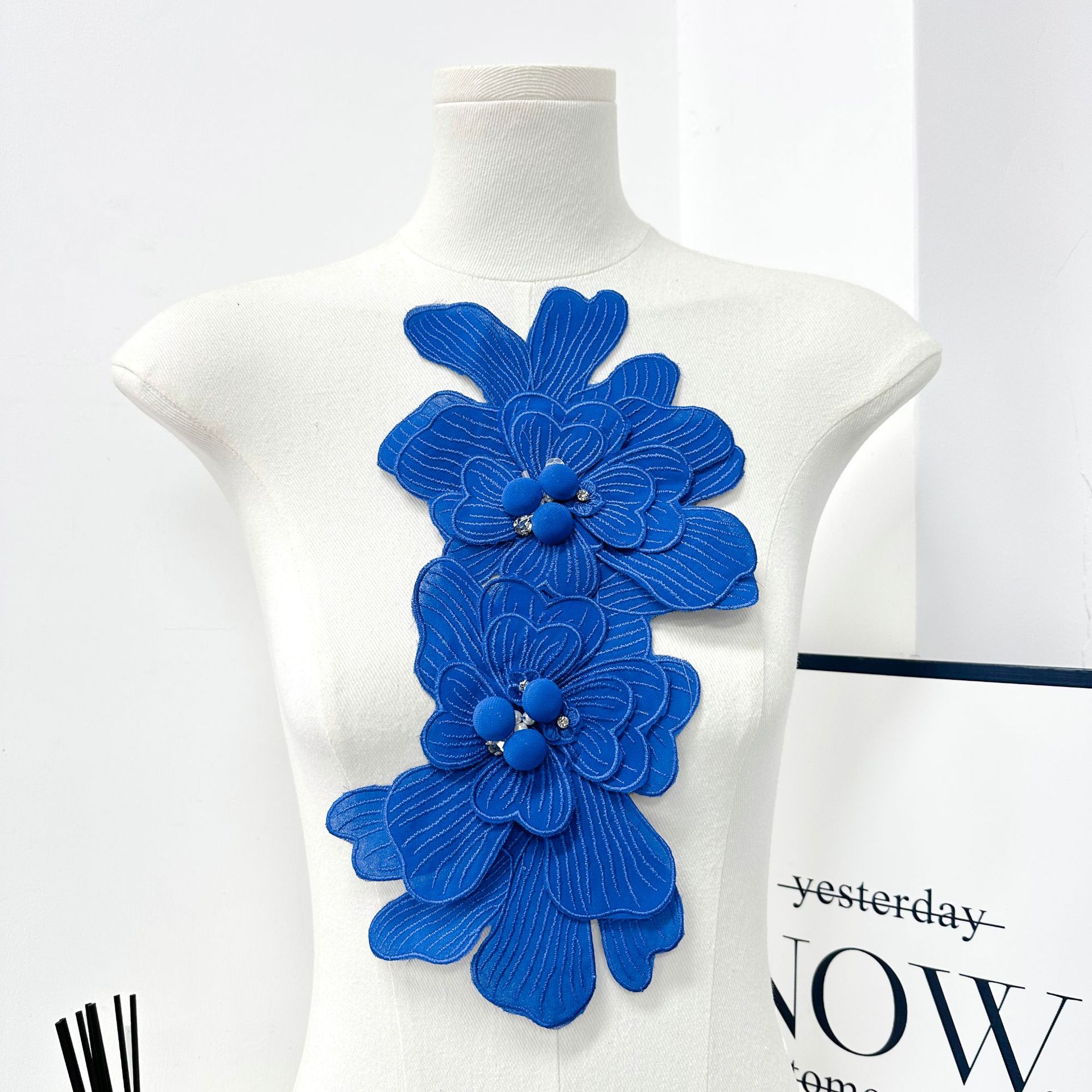 Parches de tela floral, broches y apliques de ropa con bordado de cuentas, accesorios DIY para vestidos de novia y faldas, superventas transfronterizos. image 13