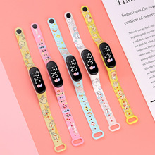 现货批发可爱卡通印花手环女初高中学生简约时尚个性LED电子手表