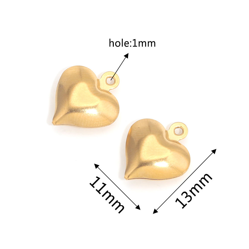 Acero inoxidable hueco melocotón corazón amor corazón colgante pulsera collar DIY pequeño colgante DIY accesorios de la joyería al por mayor