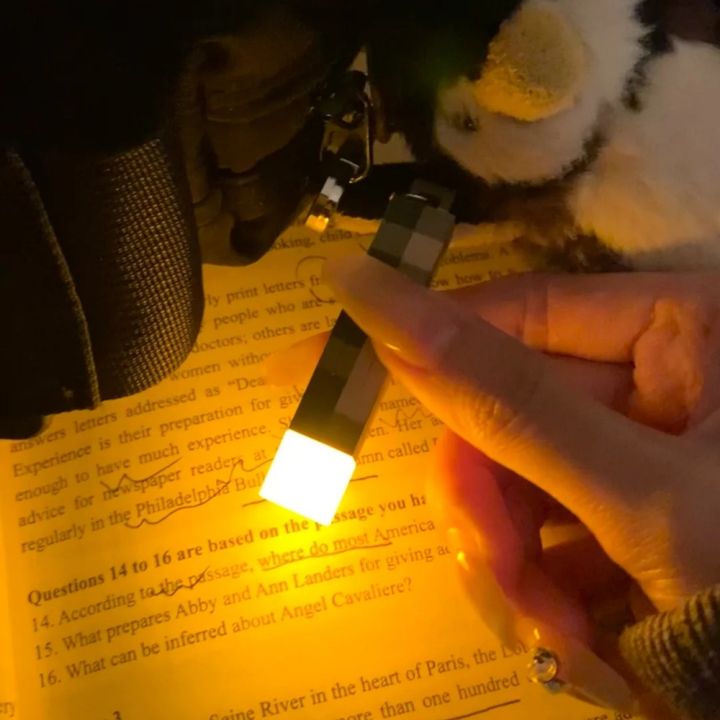 Mi mundo llavero colgante de juegos perimetral MC mini antorcha antorcha pequeña linterna recargable lámpara de minería