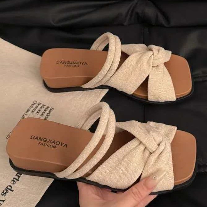Zapatillas de tacón de pendiente gruesa de alta calidad para mujeres de verano 2026 con sandalias de falda de moda de hadas. image 3