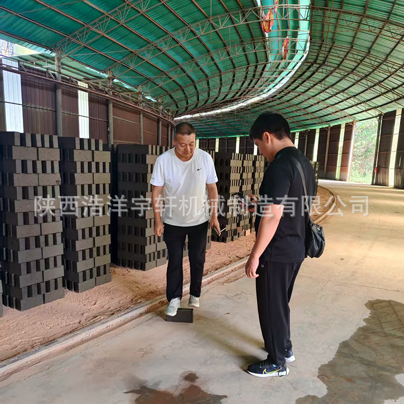 陕西宝深砖机机器人码柸制砖10.88米旋转窑日产15万红砖头机器