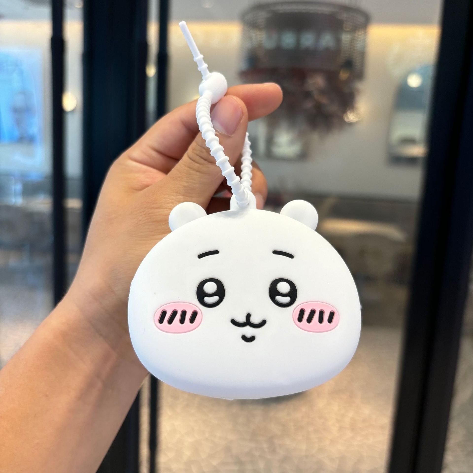 サンリオの小銭入れのキーホルダーが可愛いです。
