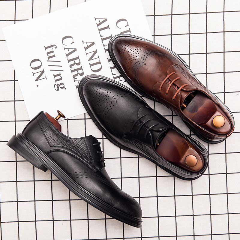 2025 zapatos de cuero para hombres de boda traje de novio negocios británico punta barro peluquería tallada zapatos casuales para hombres