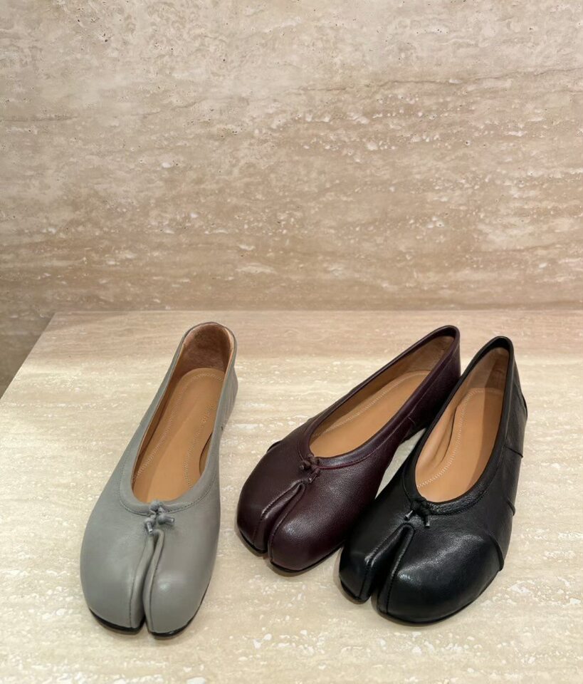 Giày búp bê nữ da bò mũi tách ngón xếp ly gót thấp — màu đen, nâu chi tiết 3