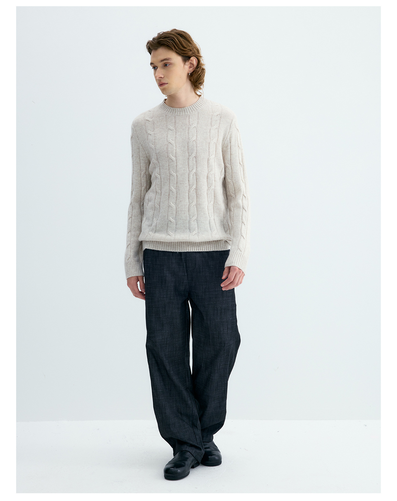 UNF Cable-Knit 405g Crewneck Sweater