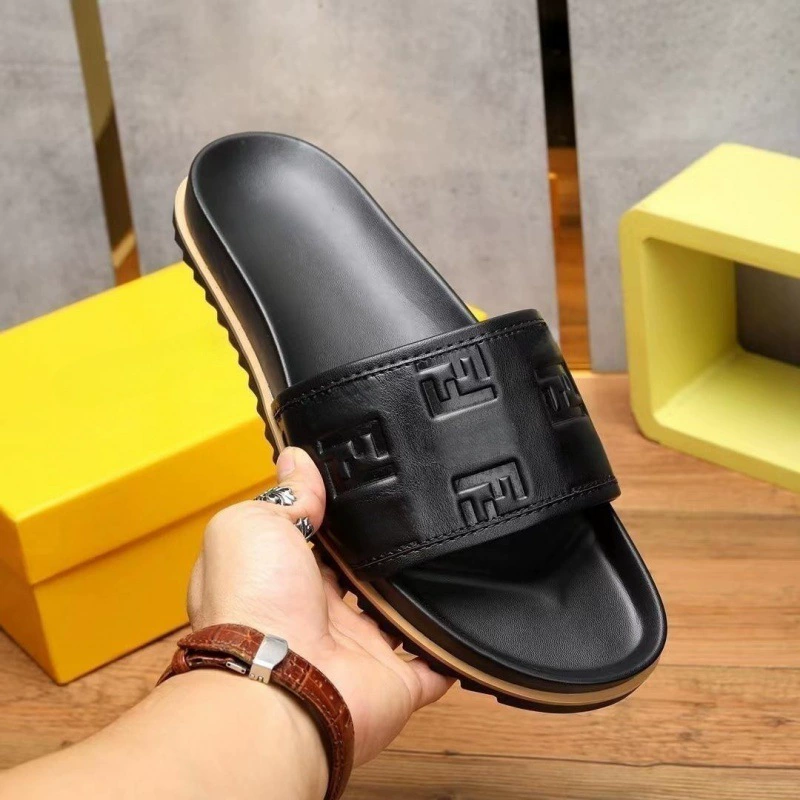 Мужские высококачественные черные модные шлепанцы на толстой подошве, дышащие, повседневные и модные цельные шлепанцы с тиснением крестом.