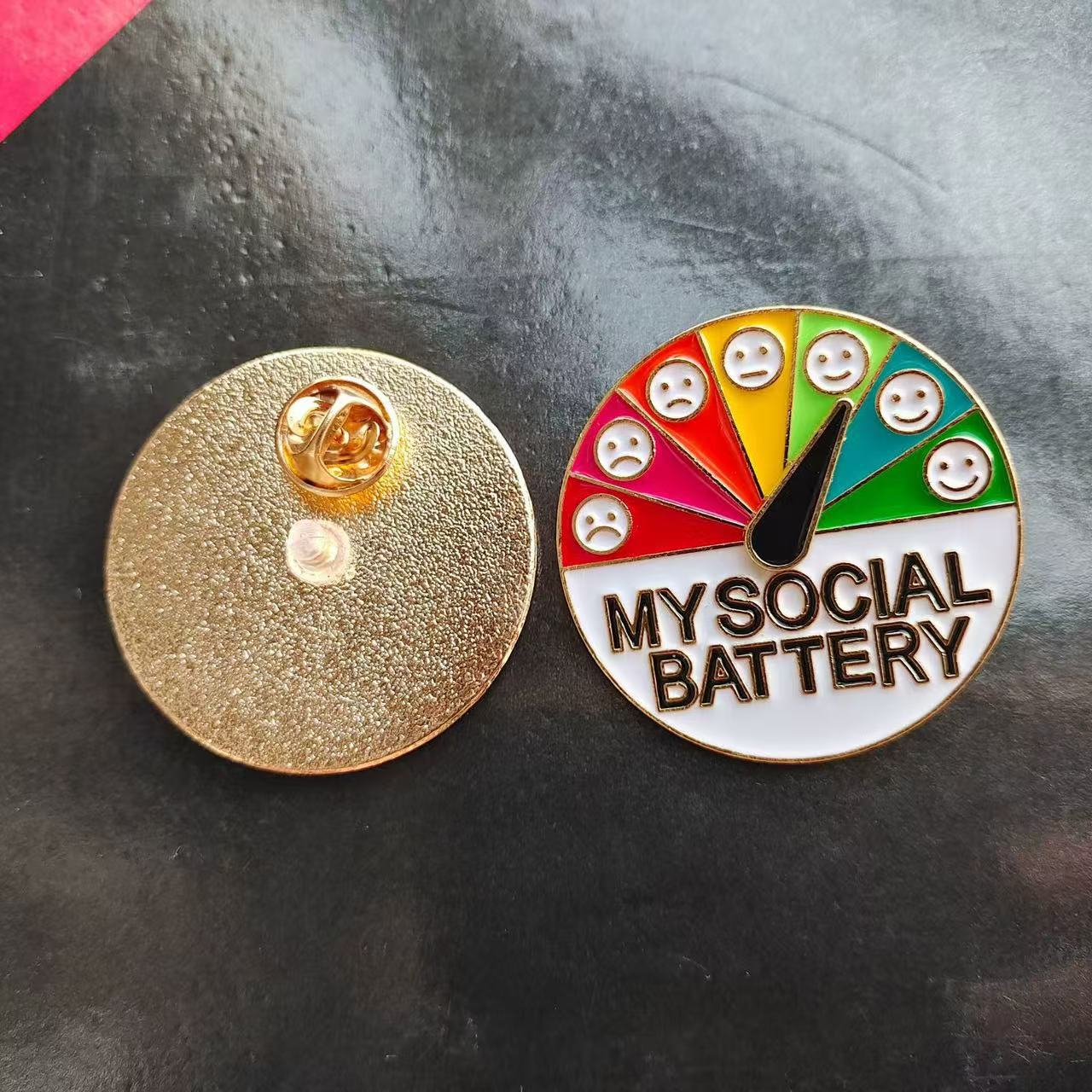 Emblema de energía de cambio de estado de ánimo broche deslizante electricidad social accesorios metálicos masculinos y femeninos emoción broche tendencia