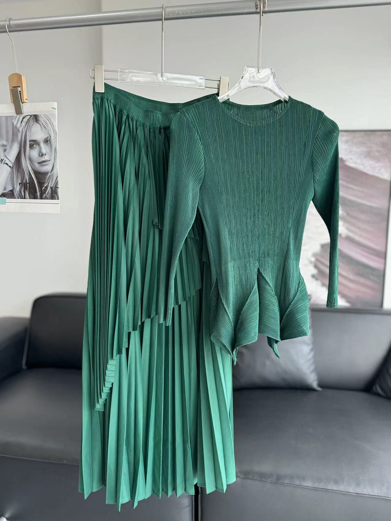 Women's Clothing solid color evening dress long sleeve two piece set floral hem elastic waist skirt top elegant commuter suit_voghion.com