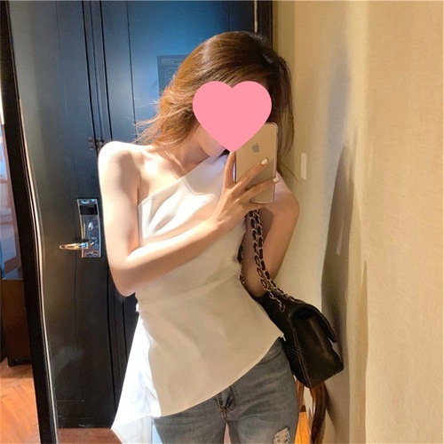 Sleek and sexy off-shoulder black top for women—summer, Korean-style, slim-fit sleeveless tee with a bare-shoulder design, perfect as a trendy layering piece for outdoor wear.