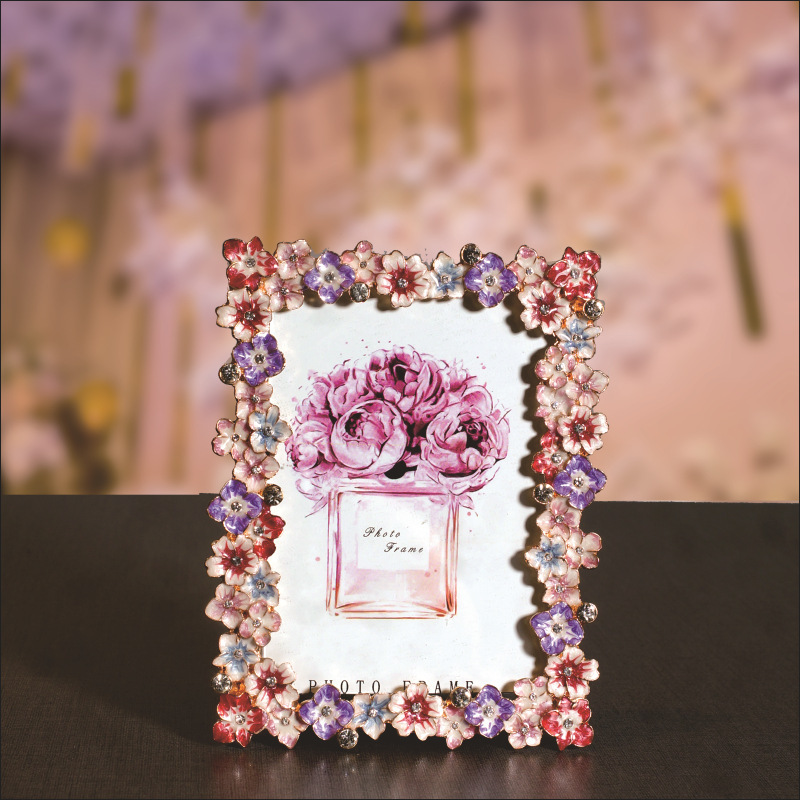 Cross-border Pastoral Photo Frame Japanese and Korean Creative Ornaments Small Flower Metal Photo Frame Heart-shaped Square Combination Photo Frame Decoration