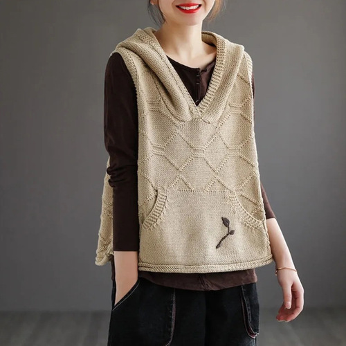 Knitted Cardigan with a Refined Touch - Spring and Autumn New Arrival, Literary and Retro Hooded Zip-Up Cardigan for Women