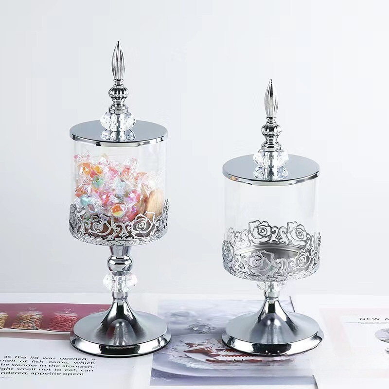 ヨーロッパ式の軽い豪華な水晶のガラスの種類の貯蔵箱の食品の収納箱のバラのレースは蓋の種類のお茶のいくつかの収納の置物を持ちます。|undefined