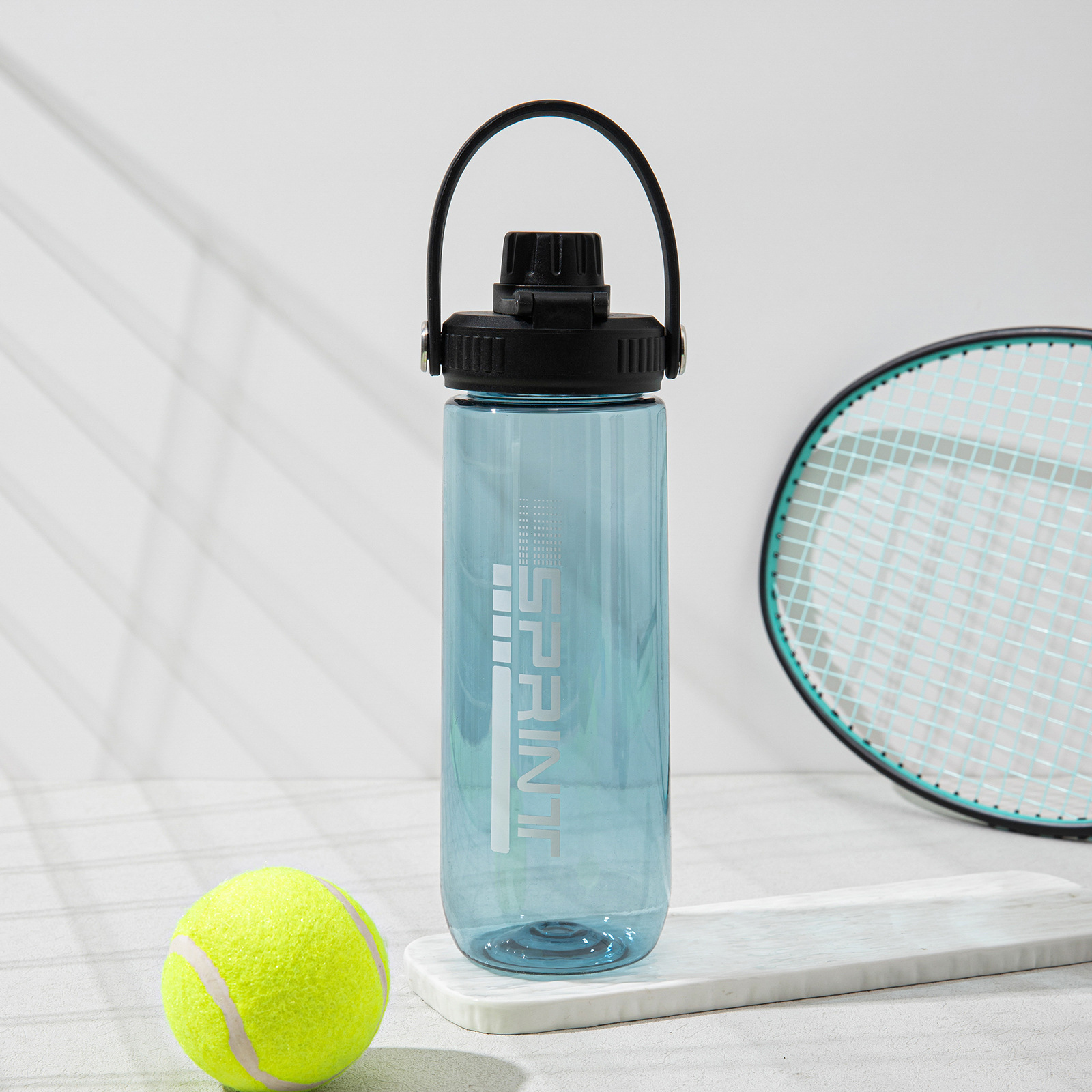 Nuevas tazas de agua deportivas al aire libre transfronterizas al por mayor tazas de plástico portátiles de gran capacidad de verano para niños y niñas de alto valor facial hervidor de agua