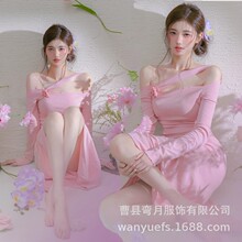 影楼主题早春纯欲风蝴蝶兰少女写真服装时尚氛围感艺术照摄影粉裙