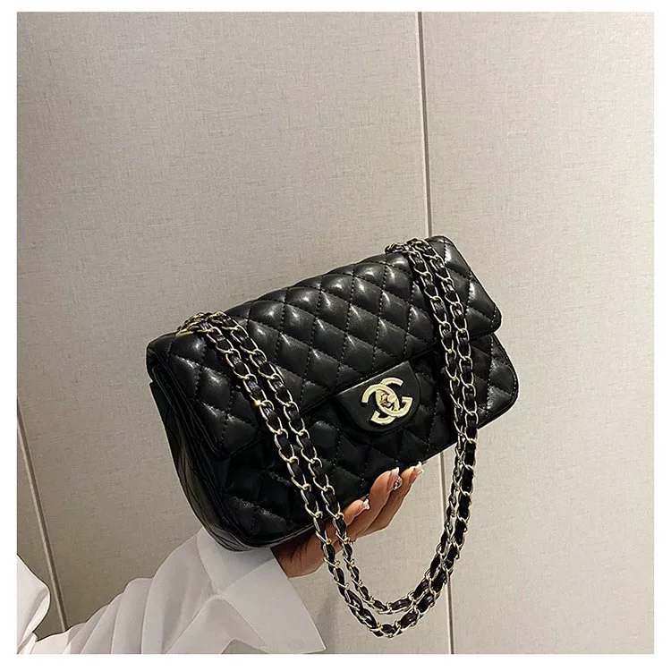 Плечевая сумка, одноместная с ромбовидной стёжкой и цепочкой, «Chanel»-стиль, 1 кг