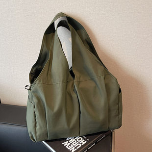 Nylon capacious sports bag, travel bag for mother and baby, Japanese one-shoulder bag, in Japanese style